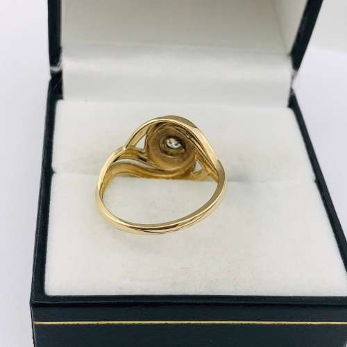 *9CT SWIRL DIAMOND RING* R1 BIDS!