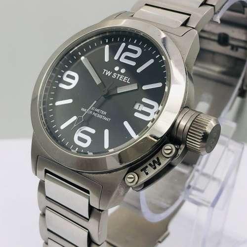 *TW STEEL LADIES S/STEEL DIVERS WATCH* R1 BIDS!!!