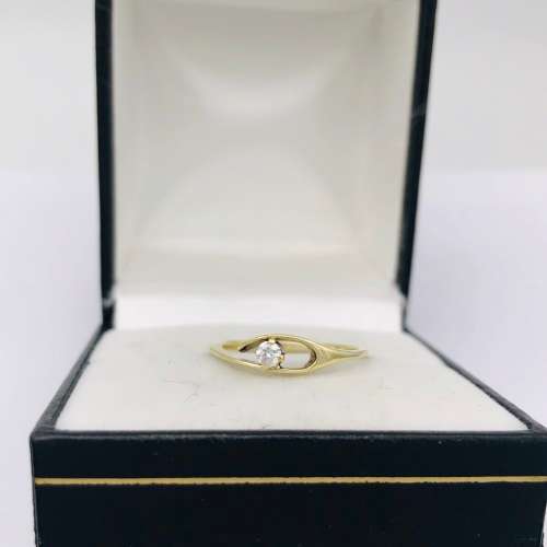 *9CT GOLD SPLIT CYCLOPS DIAMOND RING* R1 BIDS
