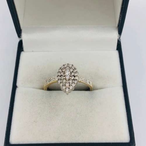 *9CT GOLD DIAMOND PEAR CLUSTER RING* R1 BIDS!