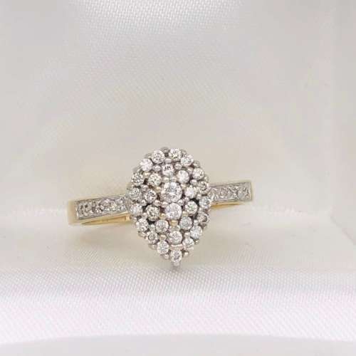 *9CT GOLD DIAMOND PEAR CLUSTER RING* R1 BIDS!
