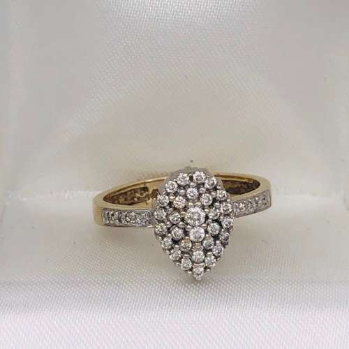 *9CT GOLD DIAMOND PEAR CLUSTER RING* R1 BIDS!
