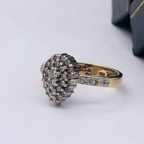 *9CT GOLD DIAMOND PEAR CLUSTER RING* R1 BIDS!