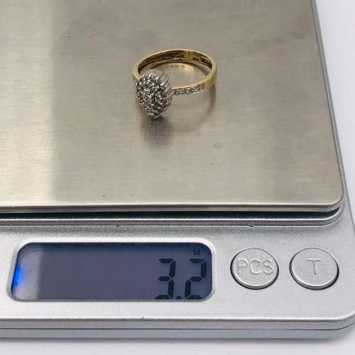 *9CT GOLD DIAMOND PEAR CLUSTER RING* R1 BIDS!