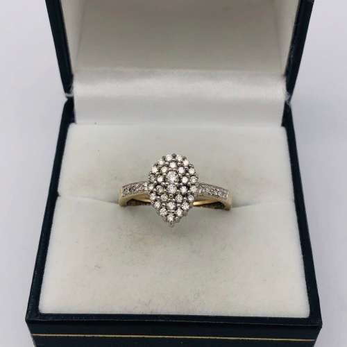 *9CT GOLD DIAMOND PEAR CLUSTER RING* R1 BIDS!