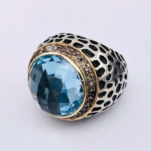 *18CT GOLD DIAMOND & AQUAMARINE RING* 0.64CT DIAMONDS!