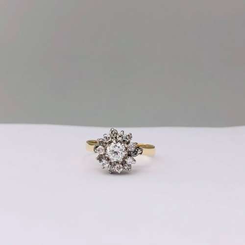 *18CT GOLD DIAMOND SOLITAIRE CLUSTER RING* 0.60CT DIAMONDS!