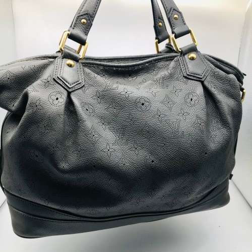 *LUXURY LOUIS VUITTON LEATHER HANDBAG* EXCELLENT CONDITION!!!