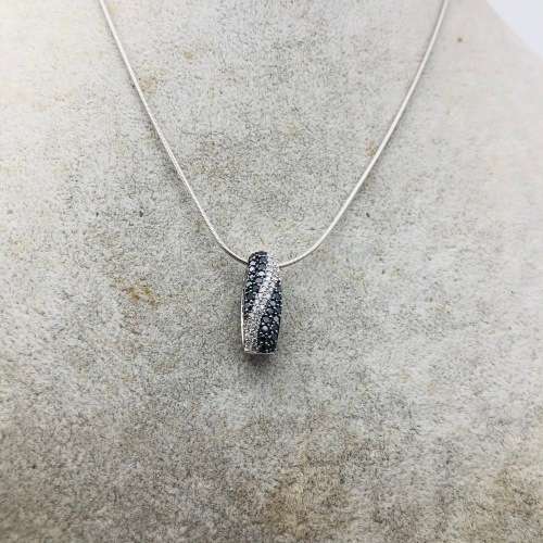 *0.70CT BLACK & WHITE DIAMOND PAVE PENDANT* R1 BIDS!