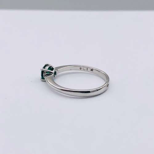*NWJ WHITE GOLD EMERALD RING* R1 BIDS!