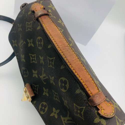 *LOUIS VUITTON POCHETTE METIS CROSSBODY BAG* GREAT CONDITION!