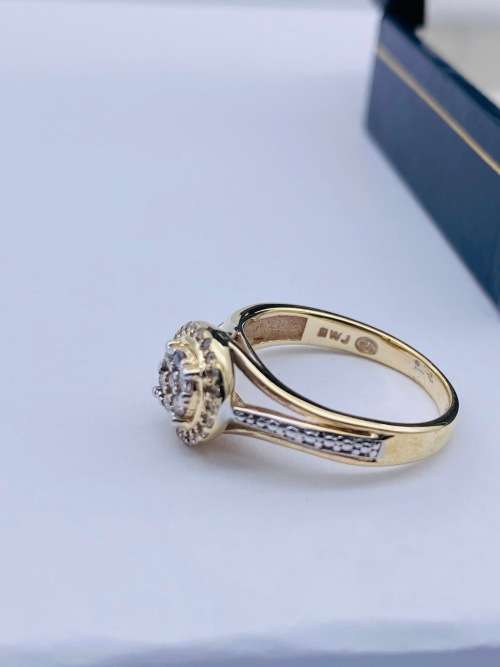 *0.50CT DIAMOND HALO CLUSTER RING* R1 BIDS!