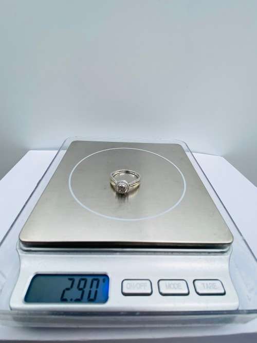*0.30CT TWO-TONE DIAMOND HALO CLUSTER RING* R1 BIDS!