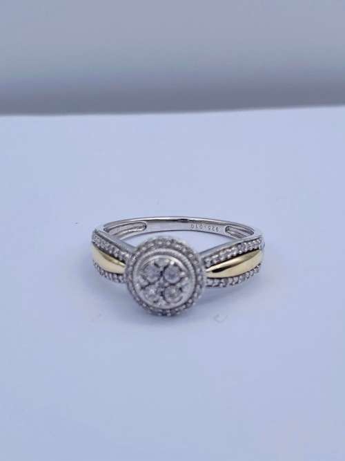 *0.30CT TWO-TONE DIAMOND HALO CLUSTER RING* R1 BIDS!