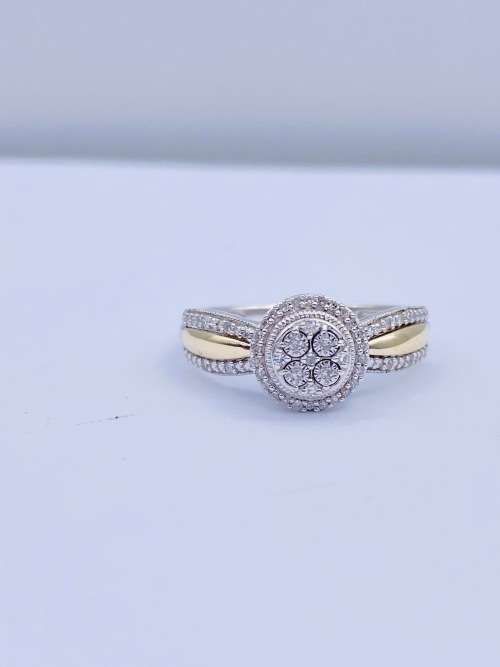*0.30CT TWO-TONE DIAMOND HALO CLUSTER RING* R1 BIDS!