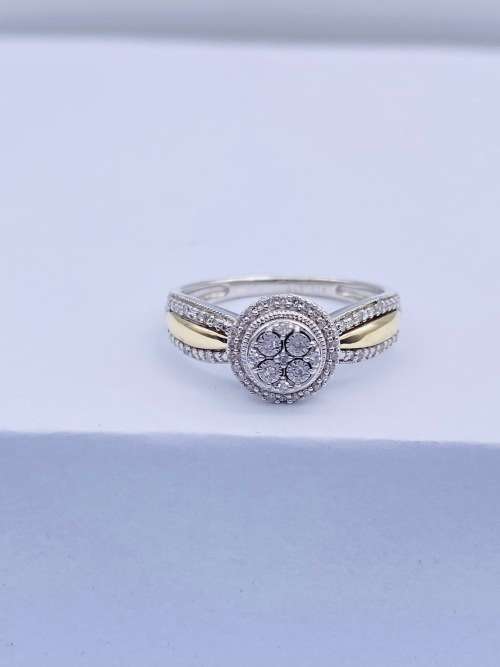 *0.30CT TWO-TONE DIAMOND HALO CLUSTER RING* R1 BIDS!