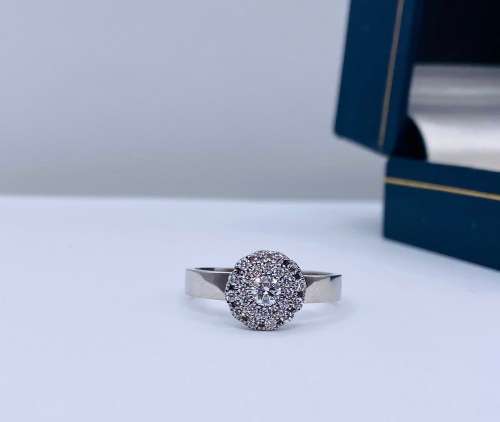 *0.52CT WHITE GOLD PINWHEEL CLUSTER DIAMOND RING* R1 BIDS!