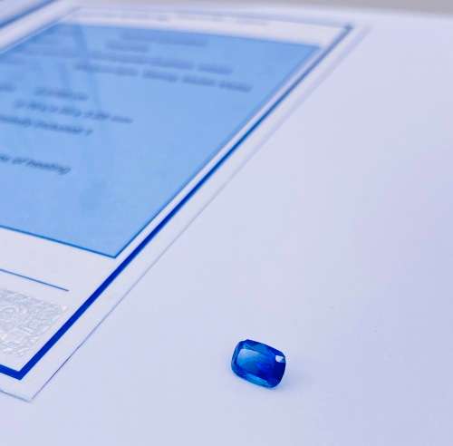 *0.97CT EGL SAPPHIRE* STUNNING STONE!