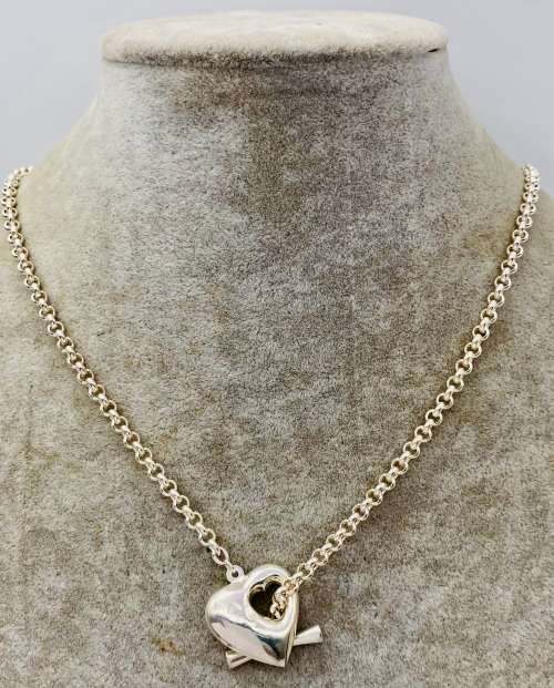 *SOLID SILVER BELCHER HEART CLASP NECKLACE* R1 BIDS!