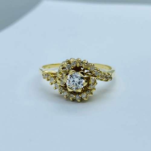 *0.51CT DIAMOND SWIRL SOLITAIRE RING - 18K GOLD* R1 BIDS!