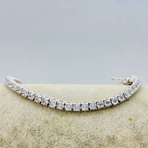 *BEAUTIFUL 925 SILVER TENNIS BRACELET* R1 BIDS!