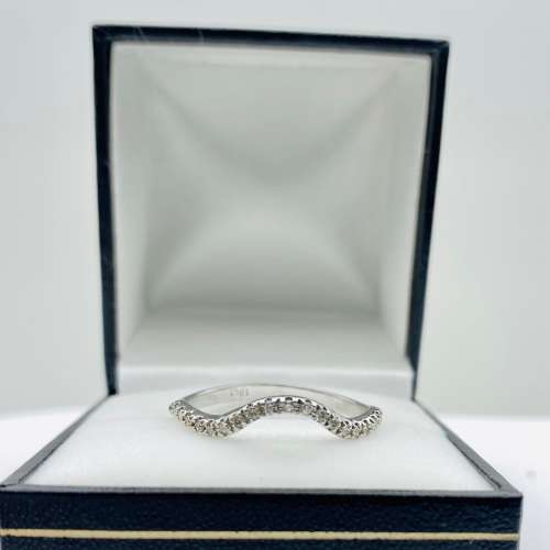 *18CT WHITE GOLD DIAMOND RIPPLE ETERNITY RING* R1 BIDS!!!