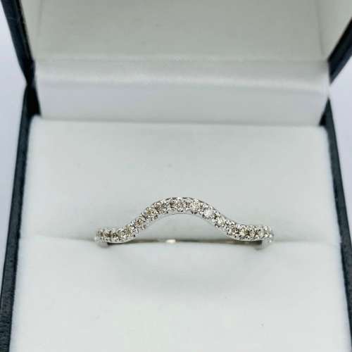 *18CT WHITE GOLD DIAMOND RIPPLE ETERNITY RING* R1 BIDS!!!