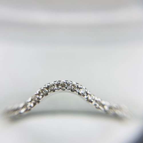 *18CT WHITE GOLD DIAMOND RIPPLE ETERNITY RING* R1 BIDS!!!