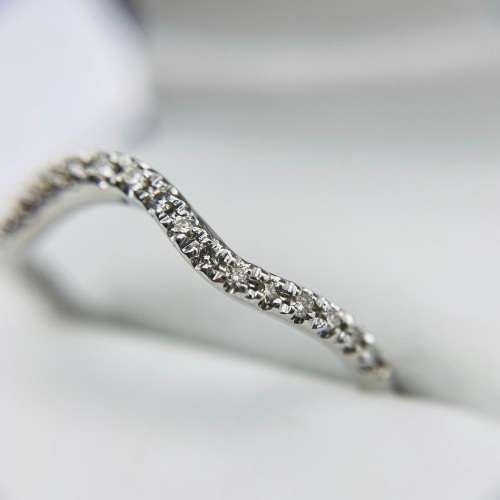 *18CT WHITE GOLD DIAMOND RIPPLE ETERNITY RING* R1 BIDS!!!