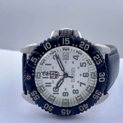 *LUMINOX SWISS MENS DIVERS WATCH* R1 BIDS!