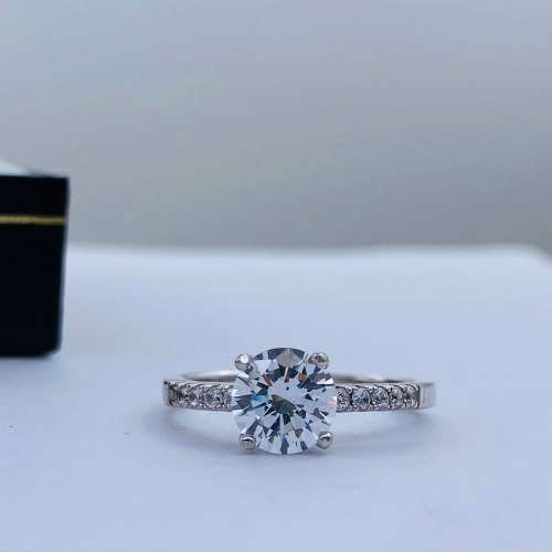 *BEAUTIFUL CUBIC & STERLING ENGAGEMENT RING* R1 BIDS!!!
