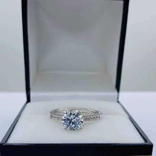 *BEAUTIFUL CUBIC & STERLING ENGAGEMENT RING* R1 BIDS!!!