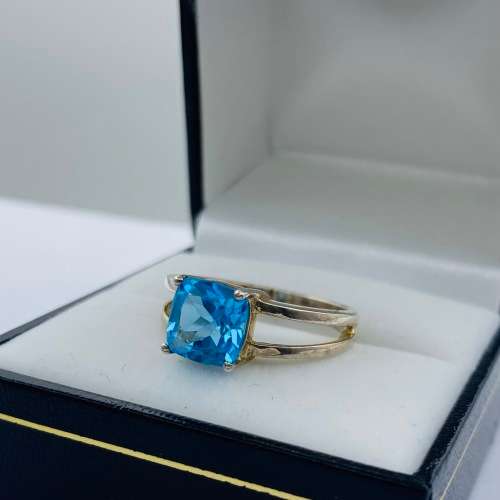 *DUAL PRONG SILVER & BLUE CUBIC RING* R1 BIDS!!!