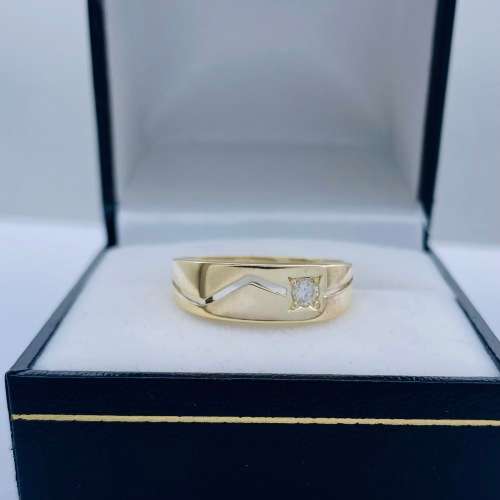 *LARGE DIAMOND SIGNET RING* R1 BIDS!