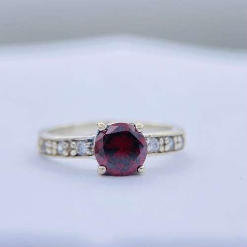*STUNNING ETERNITY SOLITAIRE RUBY CUBIC RING* R1 BIDS!!!
