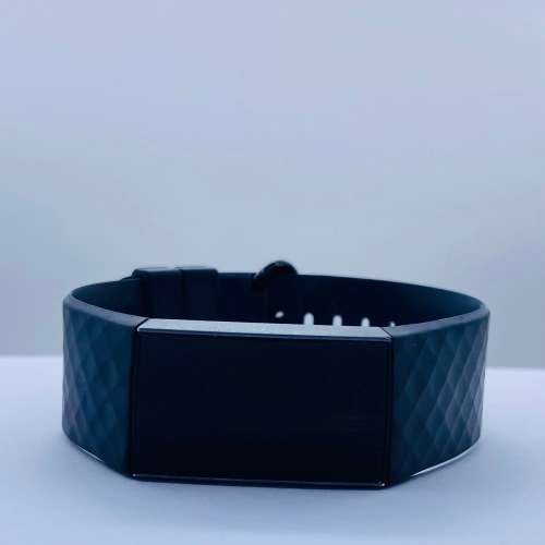 *EXCELLENT FITBIT CHARGE 3 SMARTWATCH* WITH CHARGER!