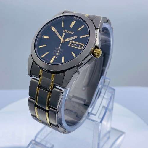 *EXCELLENT SEIKO SAPPHIRE TITANIUM TWO-TONE MENS WATCH* R1 BIDS!!!