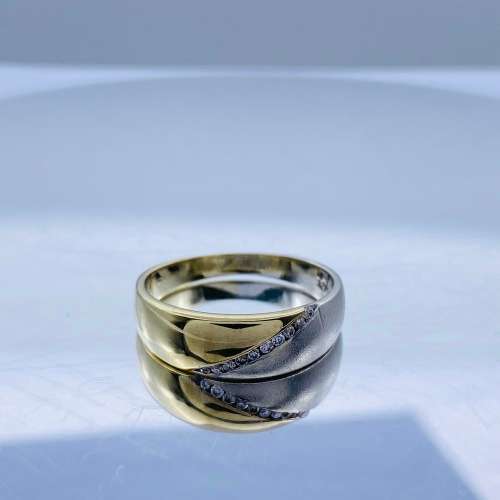 *WHITE and YELLOW GOLD DIAMOND CHANNEL RING* R1 BIDS!