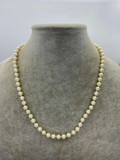 *14CT GOLD SALTWATER PEARL NECKLACE* R1 BIDS!