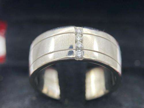 *BROWNS WHITE GOLD DIAMOND CHANNEL RING* R1 BIDS!