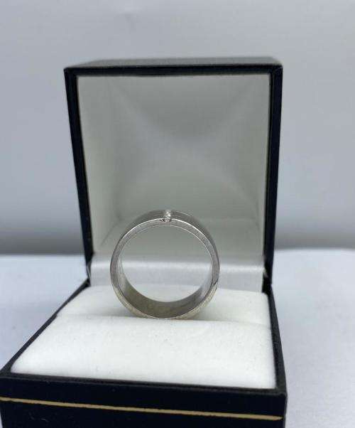 *BROWNS WHITE GOLD DIAMOND CHANNEL RING* R1 BIDS!