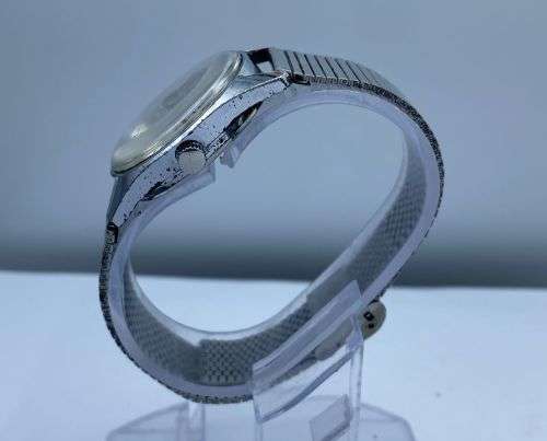 *COLLECTORS NIVADA F77 17 JEWELS SWISS WATCH* R1 BIDS!