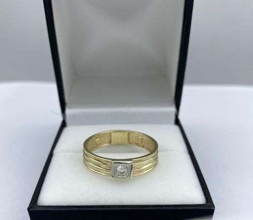 *SOLID YELLOW GOLD DIAMOND BANDED RING* R1 BIDS