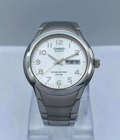***CASIO QUARTZ DAY-DATE MENS STEEL DRESS WATCH* R1 BIDS!
