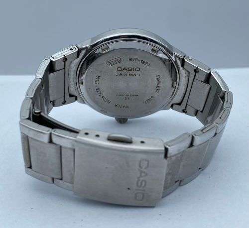 ***CASIO QUARTZ DAY-DATE MENS STEEL DRESS WATCH* R1 BIDS!