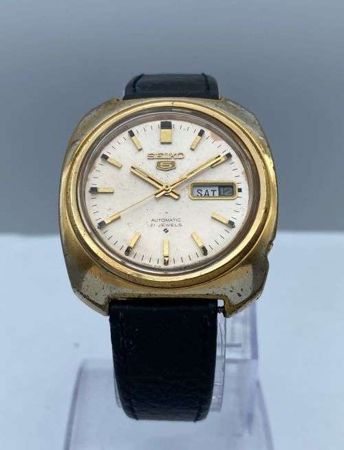 ***EXCELLENT SEIKO 5 AUTOMATIC DAY-DATE GOLD MENS WATCH*** R1 BIDS!