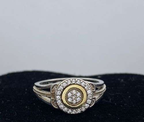 ***9K YELLOW GOLD & SILVER DIAMOND HALO CLUSTER RING*** R1 BIDS!!!