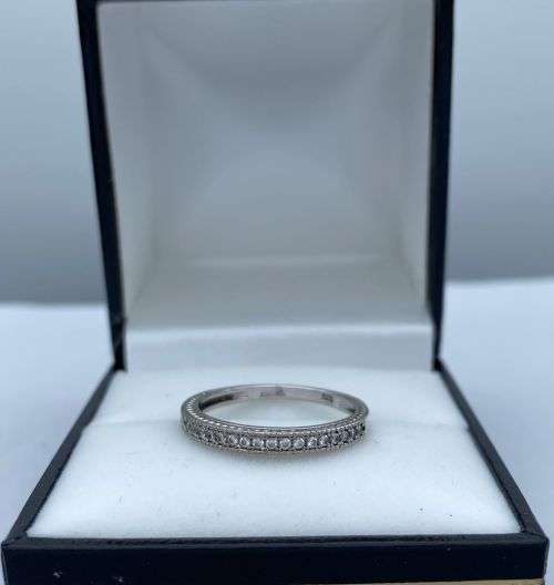 ***AMAZING STERLING SILVER CZ ETERNITY RING*** R1 BIDS!!!