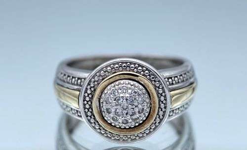 ***BEAUTIFUL YELLOW GOLD & SILVER DIAMOND HALO CLUSTER RING*** R1 BIDS!!!