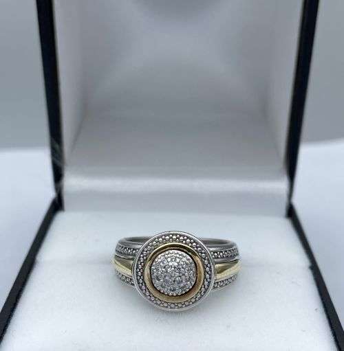 ***BEAUTIFUL YELLOW GOLD & SILVER DIAMOND HALO CLUSTER RING*** R1 BIDS!!!